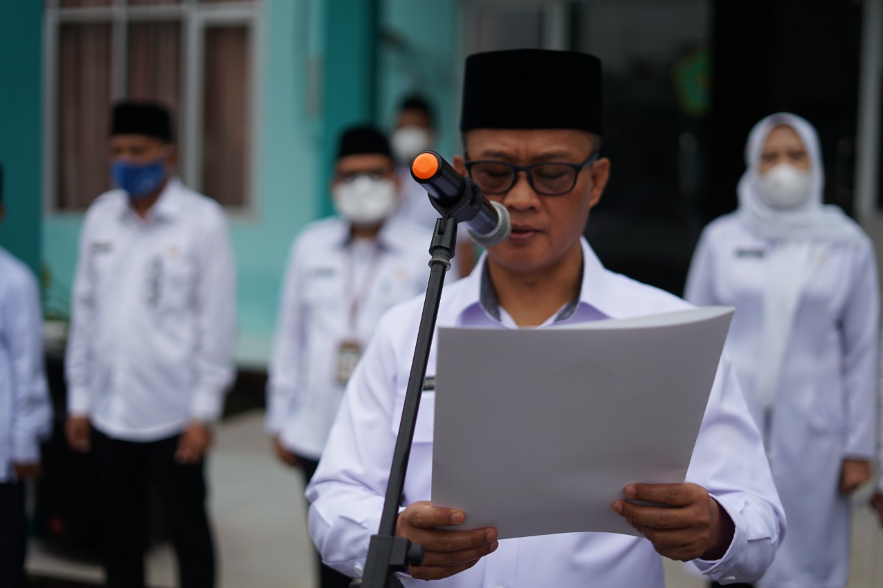 Upacara Peringatan Hari Amal Bakti Berlangsung Khidmat di BDK Palembang