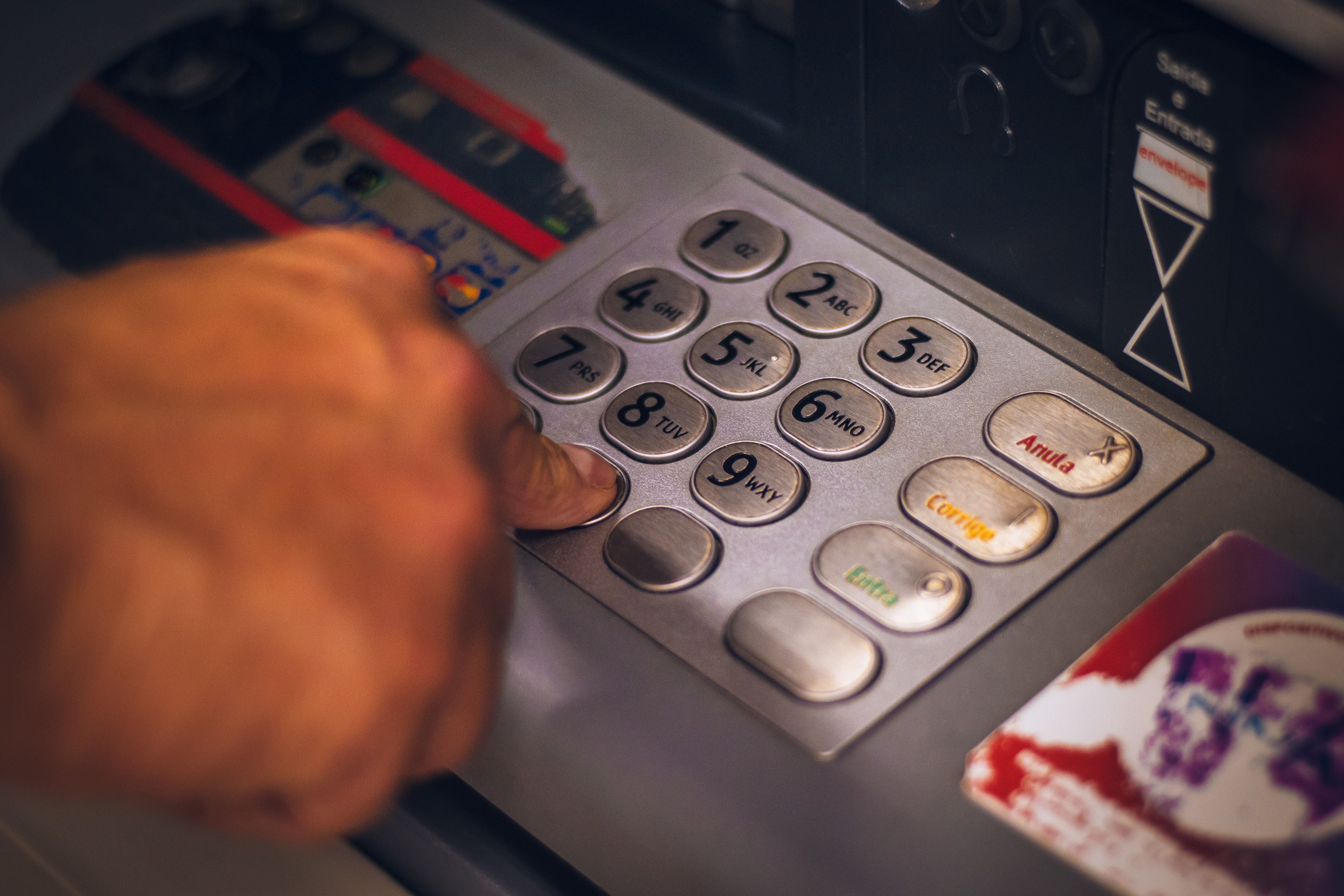 Jangan Panik, Berikut 7 Tips Agar Terhindar dari Transaksi ATM Berbayar