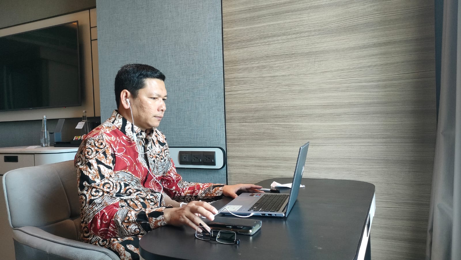 “Sibuk Itu Anugerah” Saefudin Beri Inspirasi Peserta Pelatihan Jarak Jauh BDK Palembang