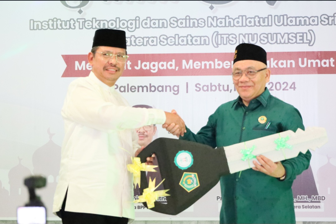 Suyitno Serahkan Bantuan Hibah Mobil dan Laptop Untuk ITS NU Sriwijaya   