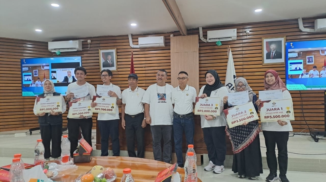 Dukung Pengembangan Diri, Kepala BDK Palembang Kirim Dua Widyaiswara Terima Juara Dalam PITNAS Widyaiswara