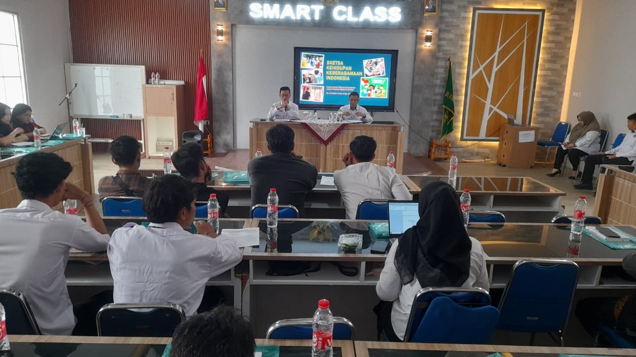 Al - Hujarat 13: Inspirasi Kebersamaan dalam Moderasi Beragama