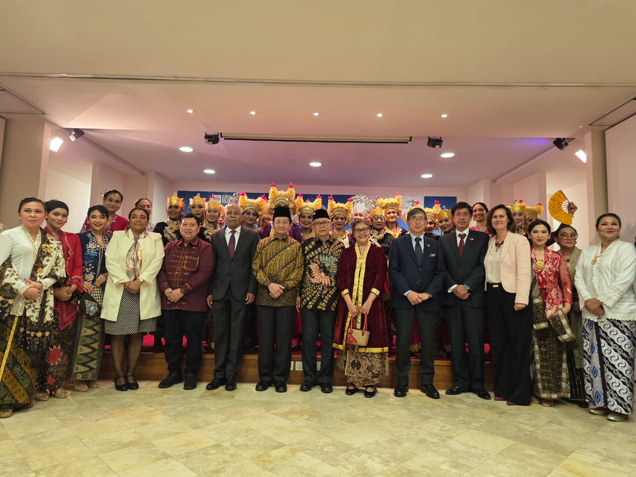 Bertolak ke Vatikan, Menag Hadiri Pertemuan Internasional untuk Perdamaian